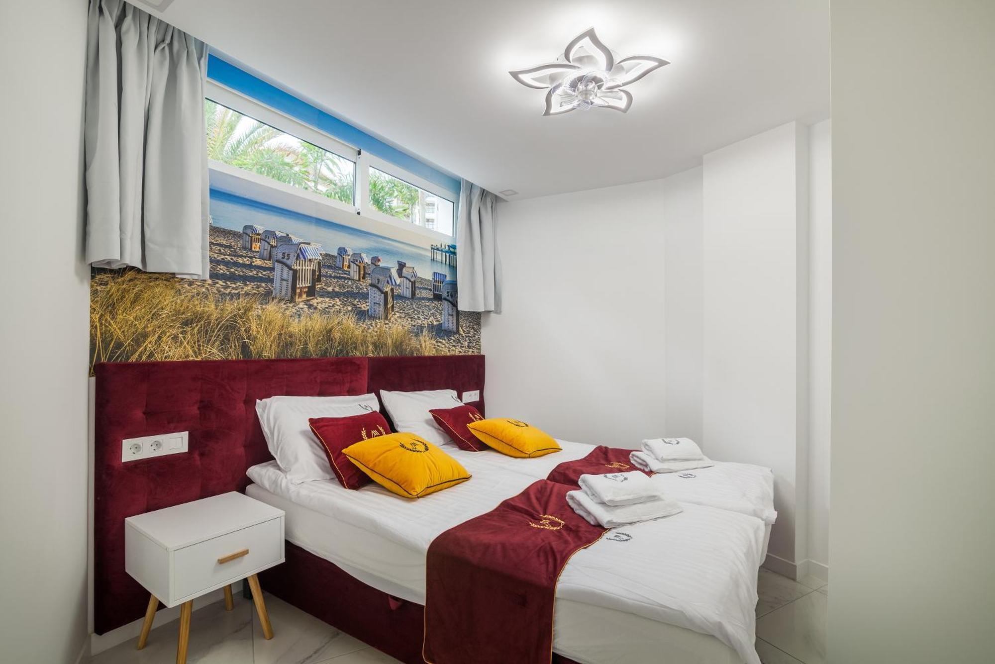 Ponderosa Next To The Pool With Big Terraces Close To The And Siam Park *
